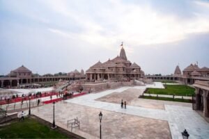 बड़ी खबर:कूड़े के ढेर से निकली पैसों की बोरी, राम मंदिर दान गबन मामले में… मचा पूरे देश मे हंगामा।
